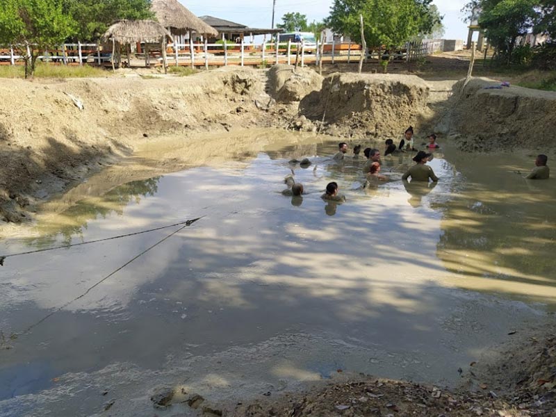 Volcán de lodo el Tesoro San Antero